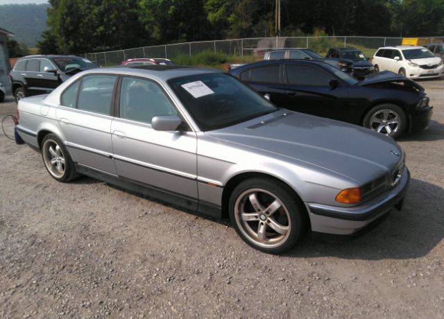 BMW 740i