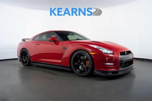 Nissan GT-R