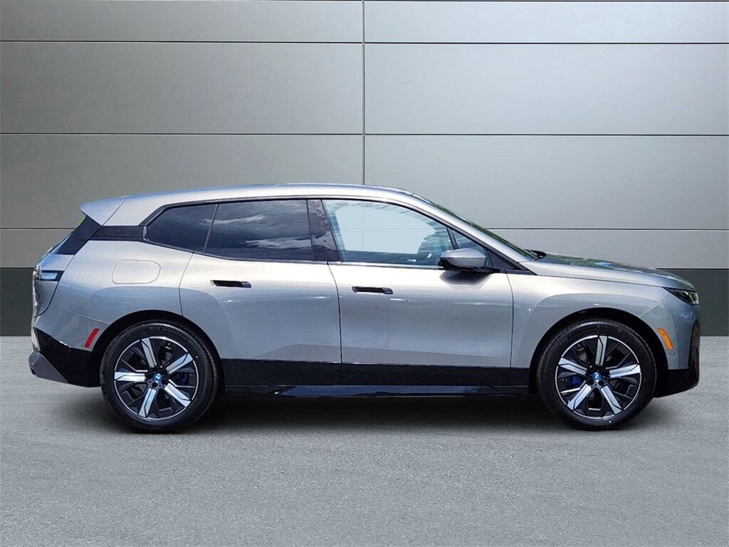 2023 BMW iX