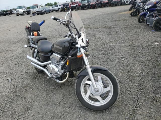 Honda VF750C (MAGNA)