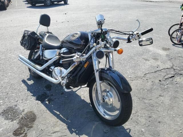 Honda VT1100C2 (SHADOW SABRE)
