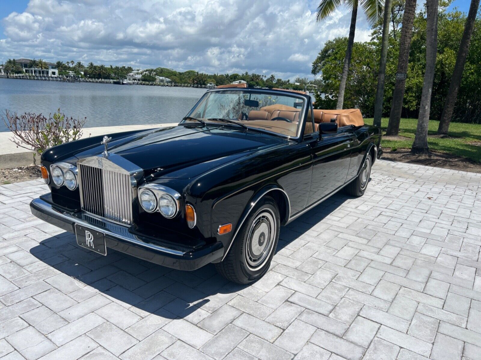Rolls-Royce Corniche