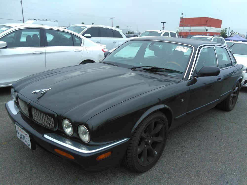 Jaguar XJR