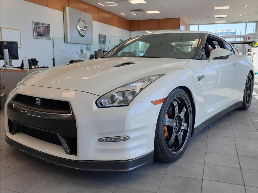 Nissan GT-R