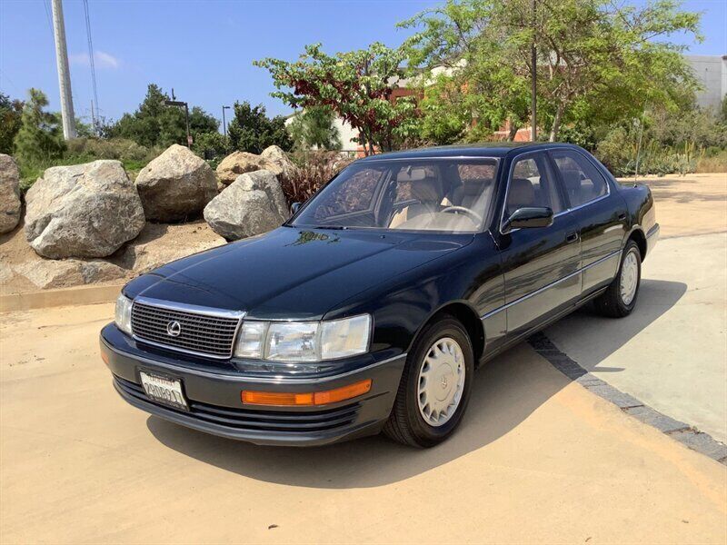 Lexus LS
