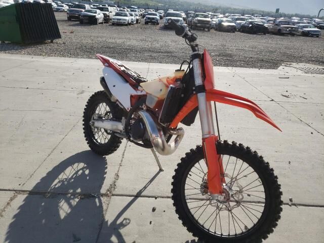 VBKXCM237PM285995