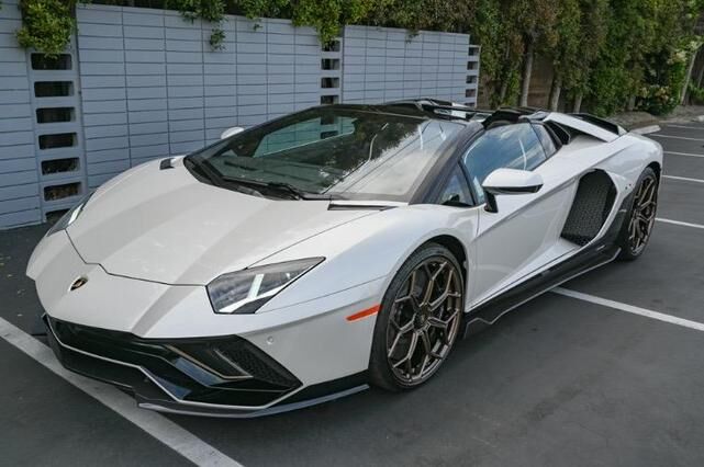 LAMBORGHINI