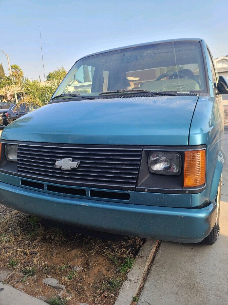 Chevrolet Astro Van