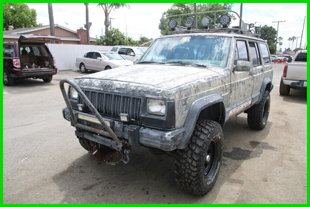 Jeep Cherokee