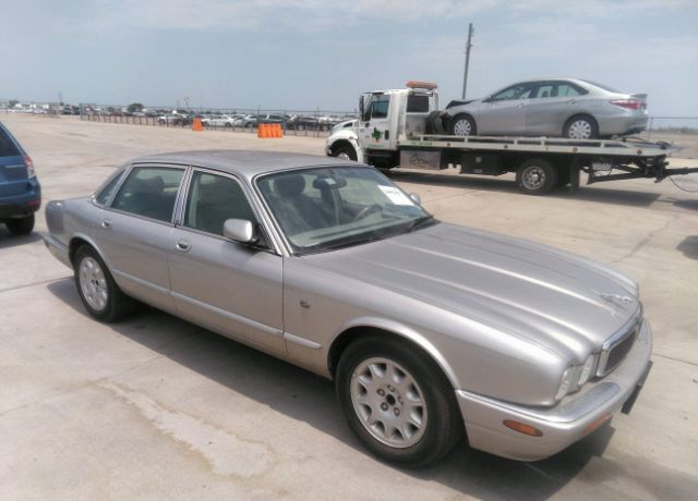 Jaguar XJ8