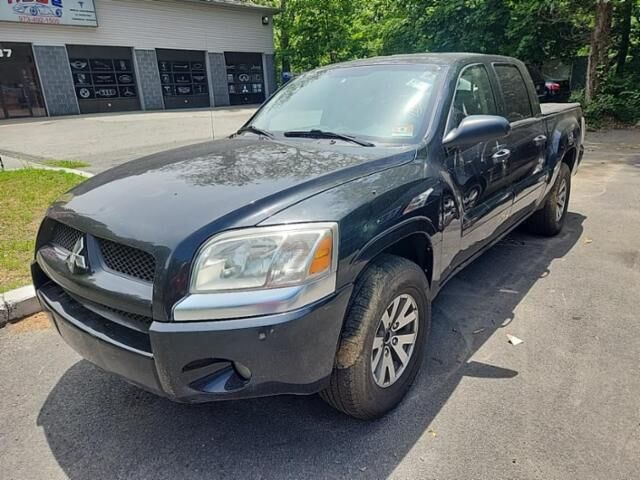 Mitsubishi Raider