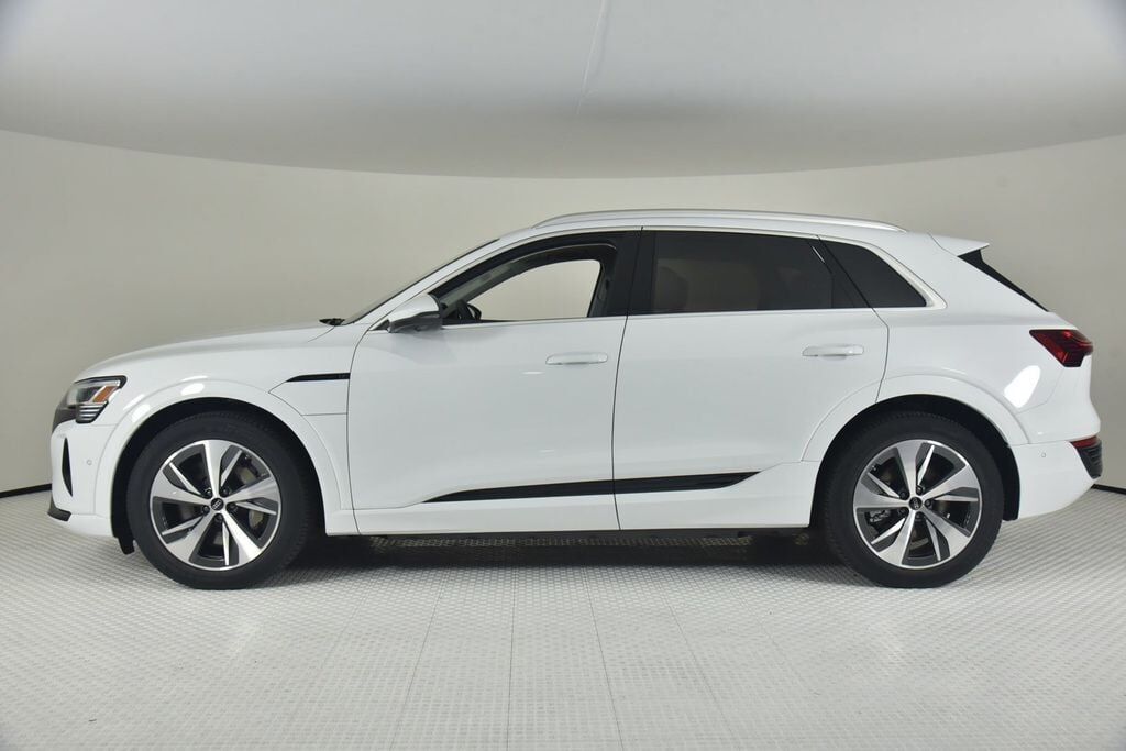 2024 Audi Q8