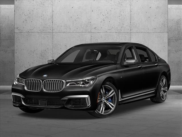BMW M760i