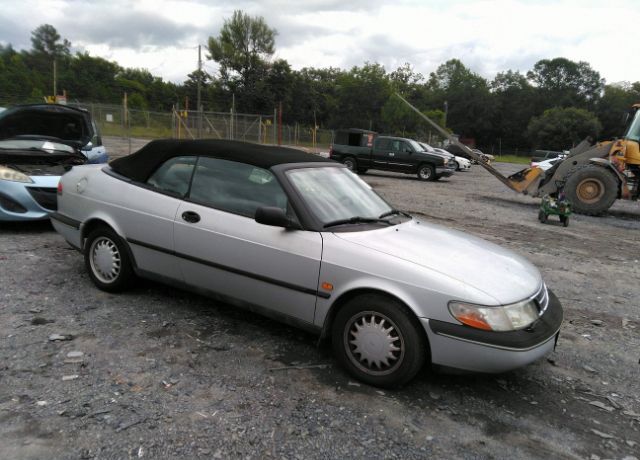 Saab 900