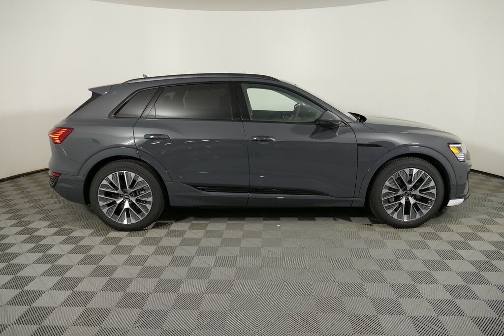 2024 Audi Q8