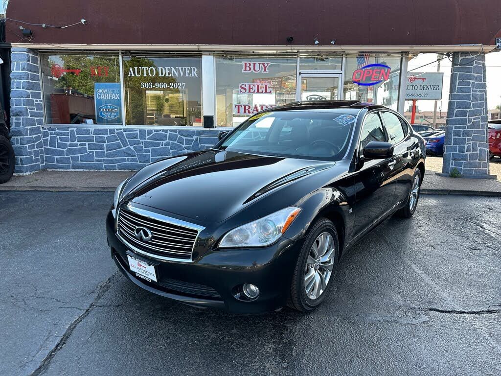 Infiniti Q70