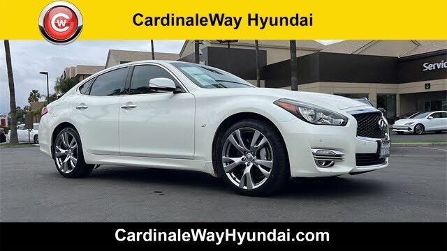 Infiniti Q70