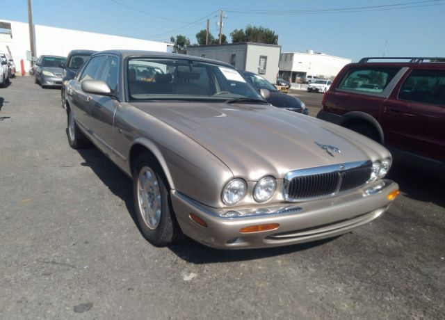 Jaguar XJ