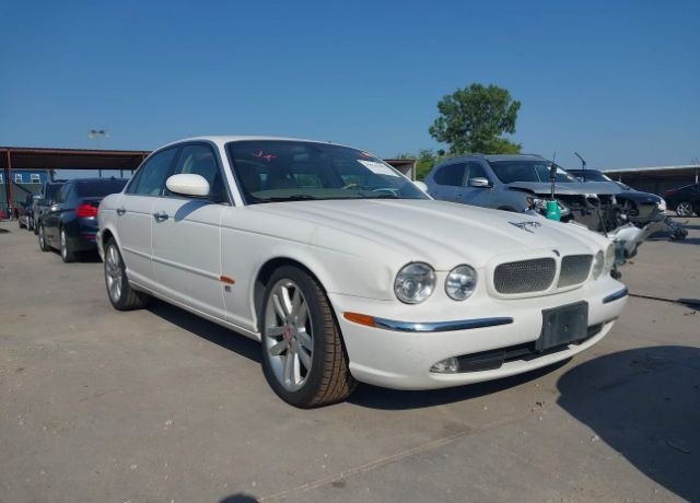 Jaguar XJR