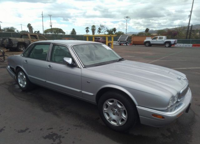Jaguar XJ8