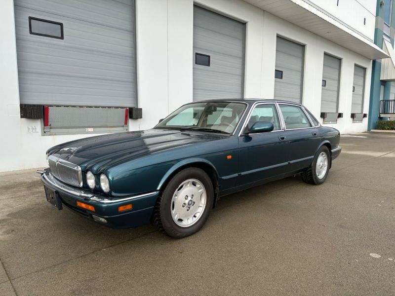 Jaguar XJ6