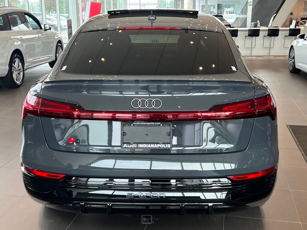 2024 Audi Q8