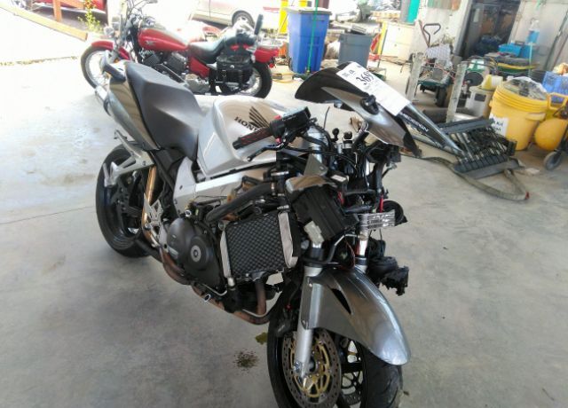 Honda VFR800 (INTERCEPTOR)