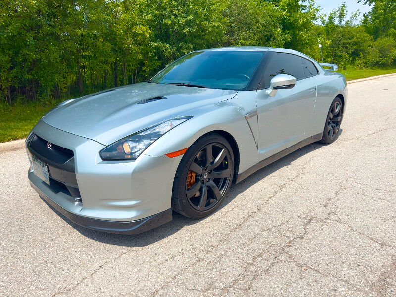 Nissan GT-R