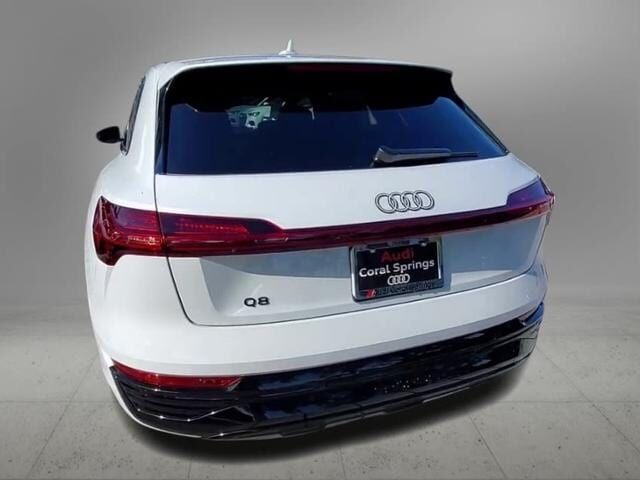 2024 Audi Q8