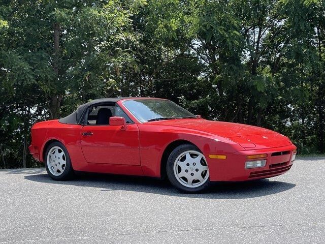 Porsche 944