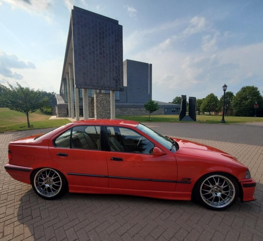 BMW 328i