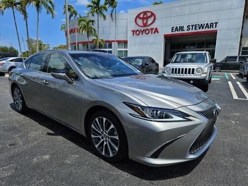 2020 Lexus ES