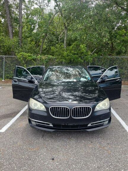 BMW 740i