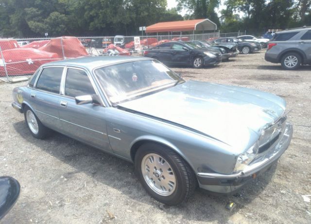 Jaguar XJ6