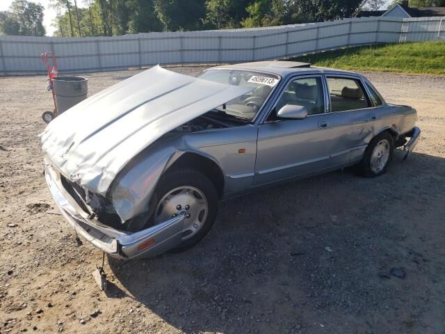 Jaguar XJ6