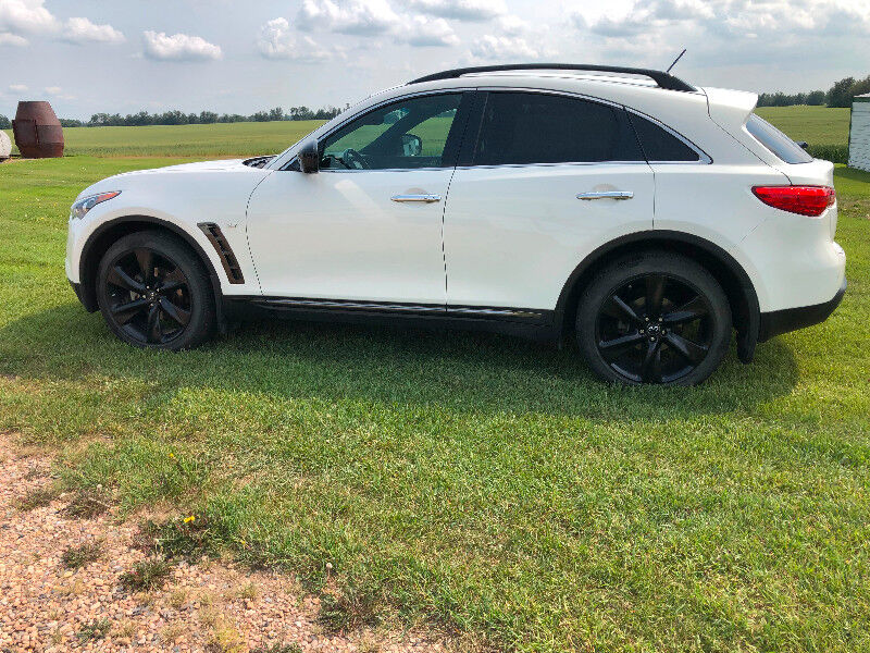 Infiniti QX70