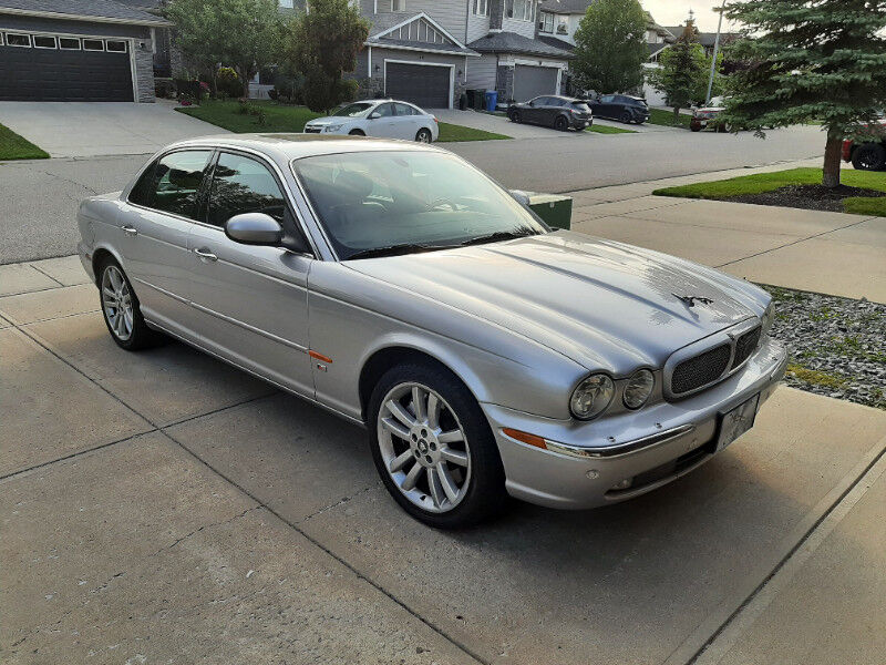 Jaguar XJR