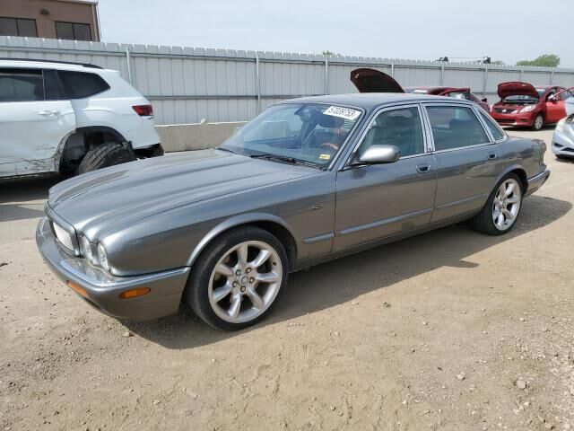 Jaguar XJR
