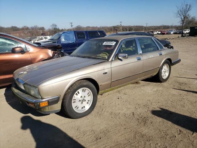 Jaguar XJ6