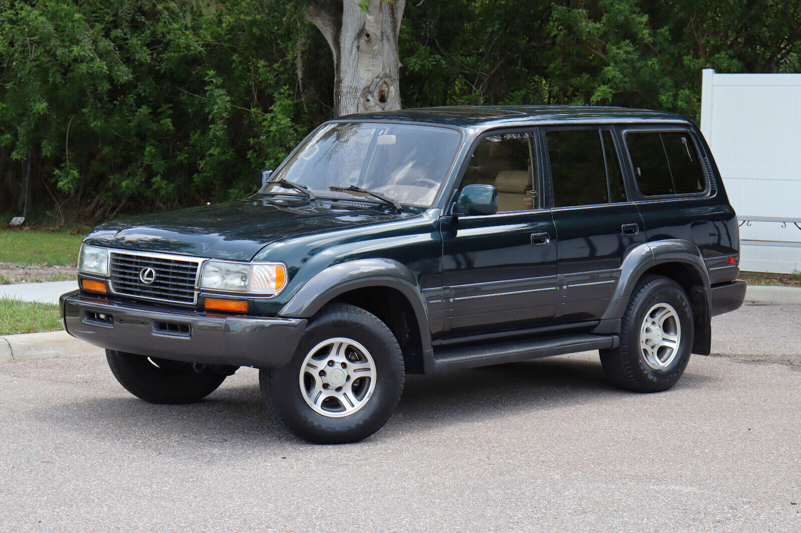 Lexus LX