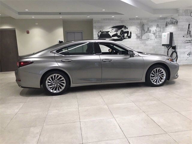 2019 Lexus ES