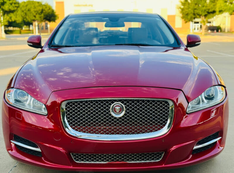 Jaguar XJ