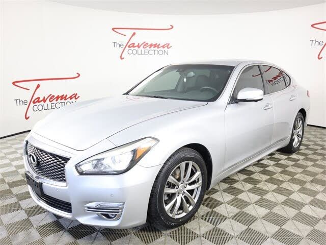 Infiniti Q70