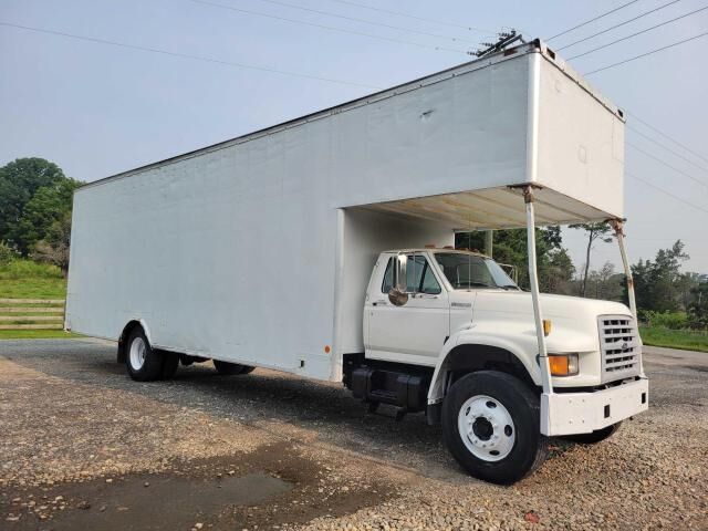 Ford F-800