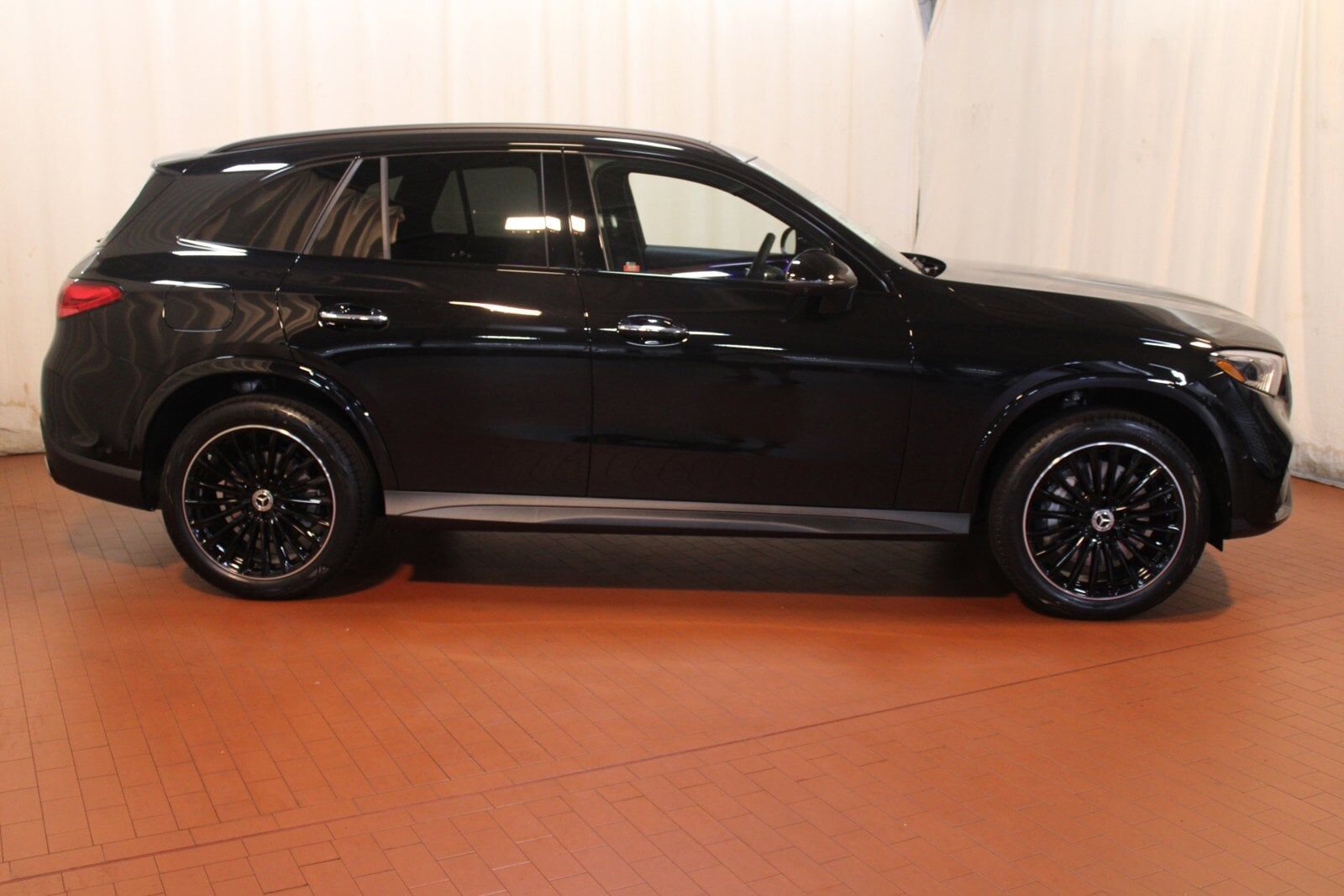 2023 Mercedes-Benz GLC-Class