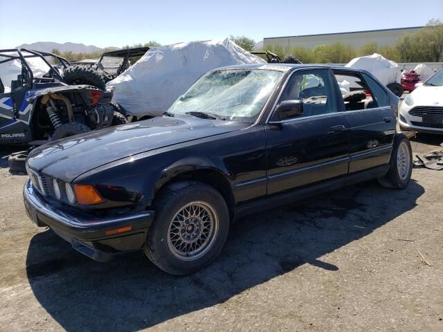BMW 740i
