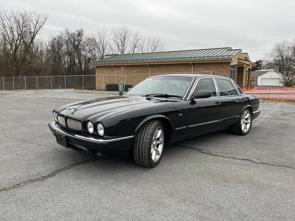 Jaguar XJR