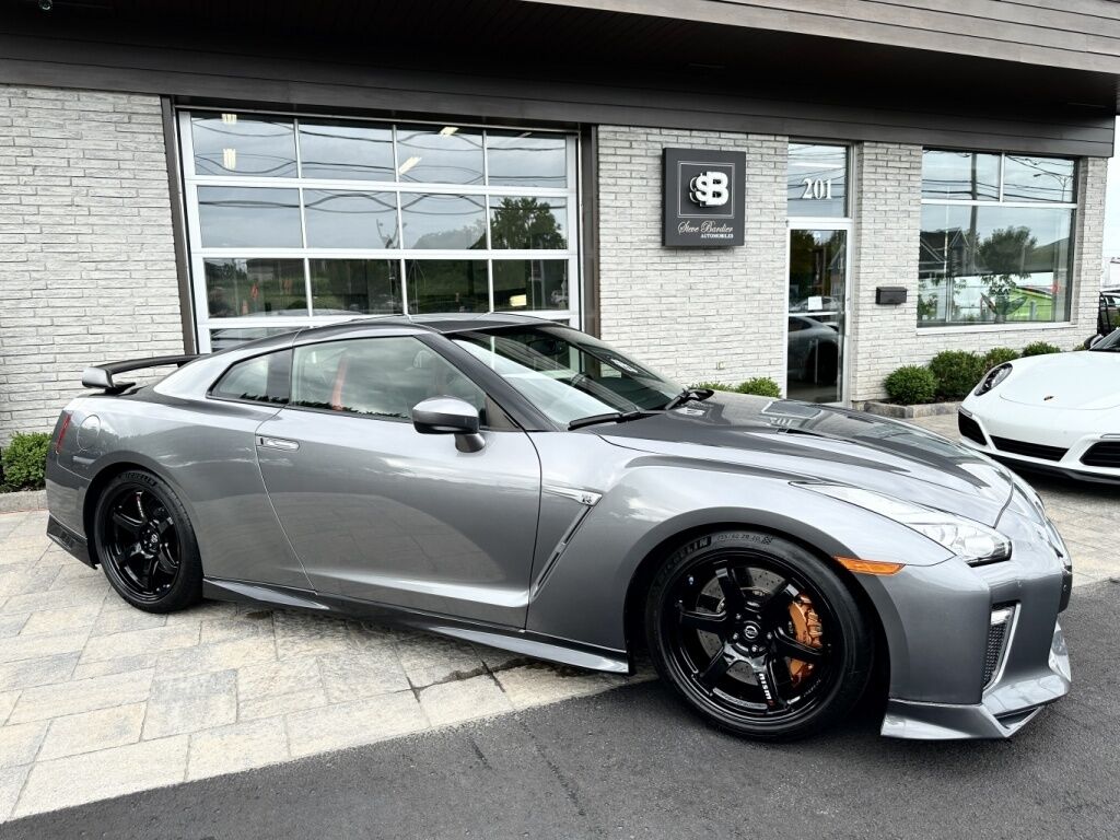 Nissan GT-R
