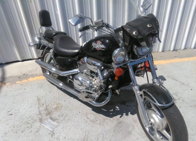 Honda VF750C (MAGNA)