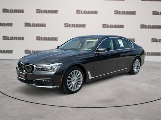 BMW 740i